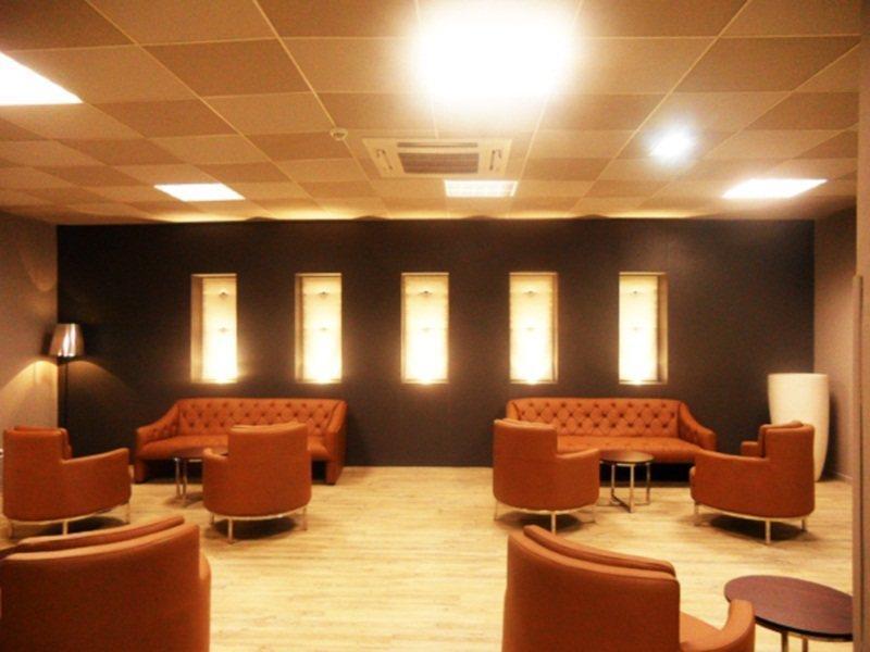 Yes Hotel Авиньон Екстериор снимка