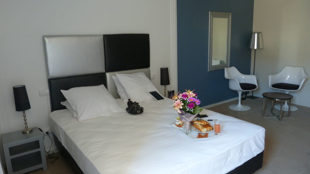 Yes Hotel Авиньон Екстериор снимка