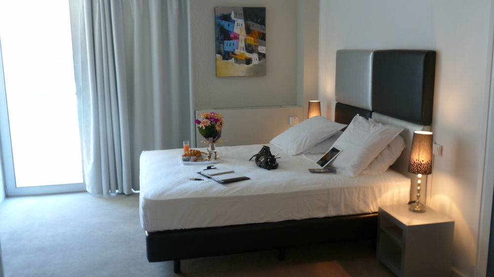 Yes Hotel Авиньон Екстериор снимка