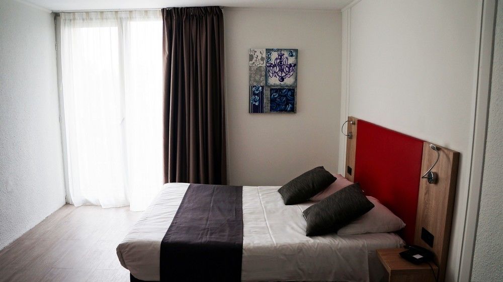 Yes Hotel Авиньон Екстериор снимка