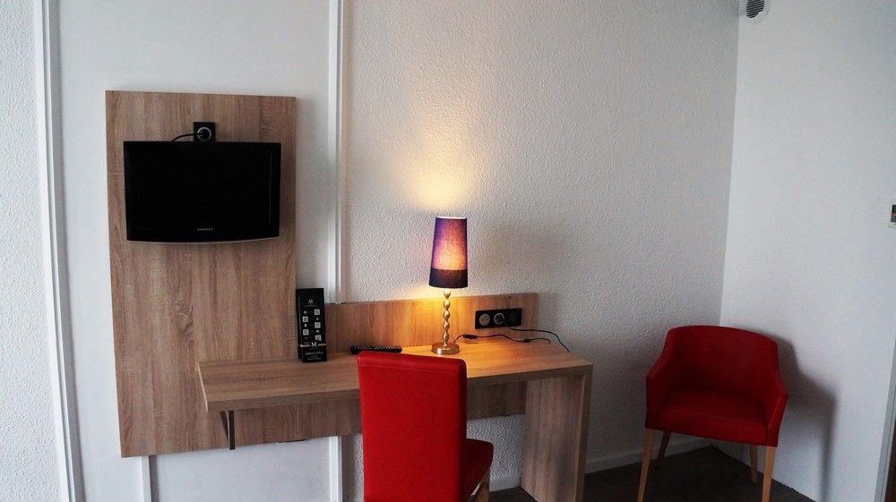 Yes Hotel Авиньон Екстериор снимка