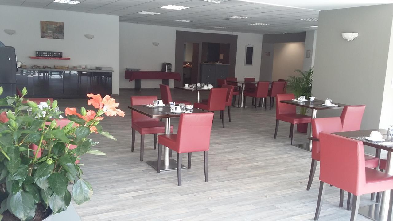 Yes Hotel Авиньон Екстериор снимка