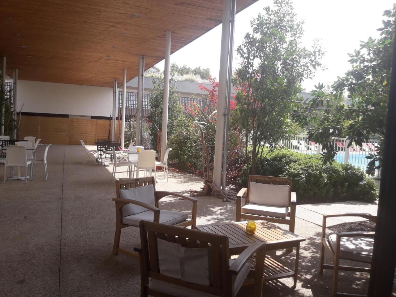 Yes Hotel Авиньон Екстериор снимка