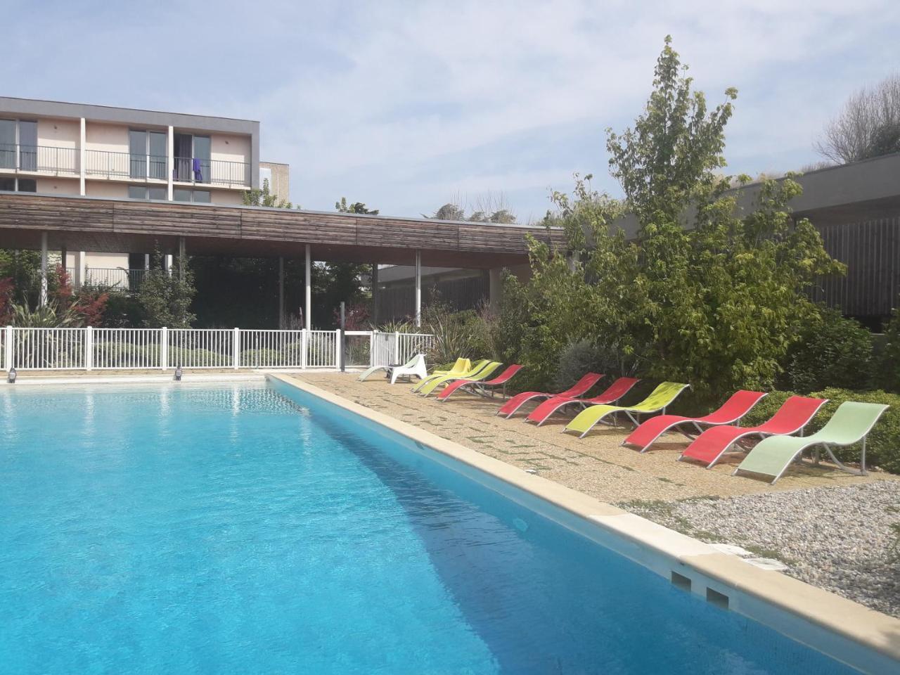 Yes Hotel Авиньон Екстериор снимка