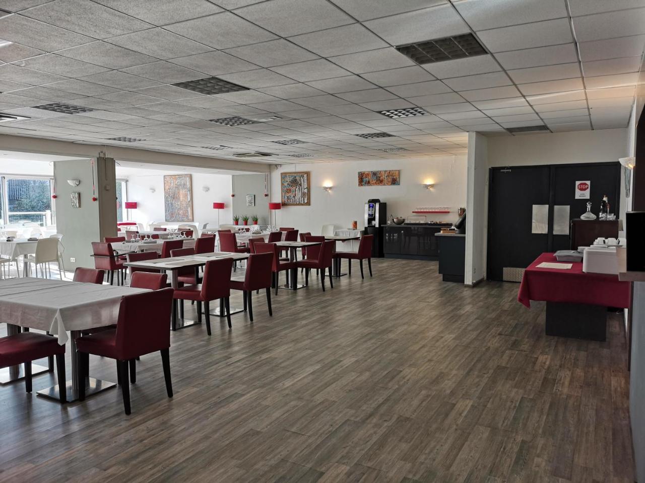 Yes Hotel Авиньон Екстериор снимка